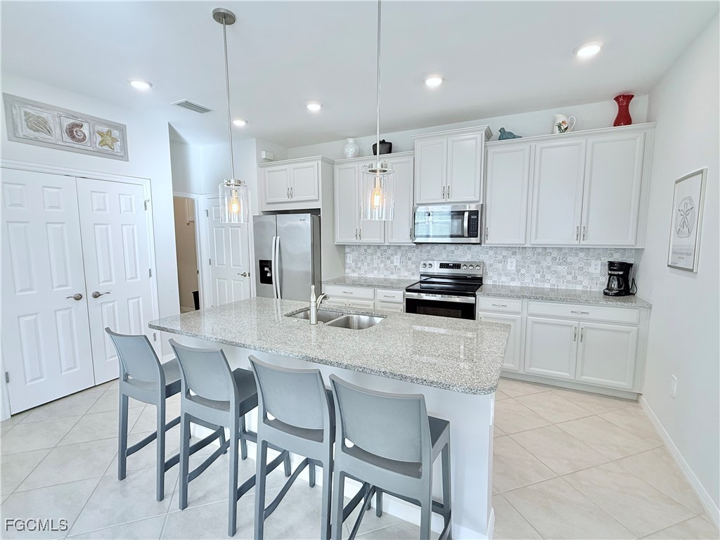 3029 Royal Gardens Avenue Fort Myers FL 33916 2025021758 image1