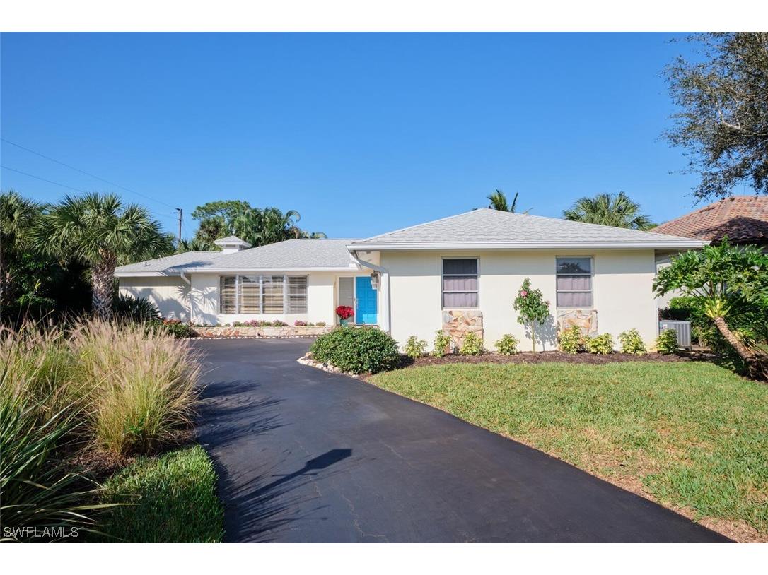 303 Cypress Way W Naples FL 34110 224005712 image1