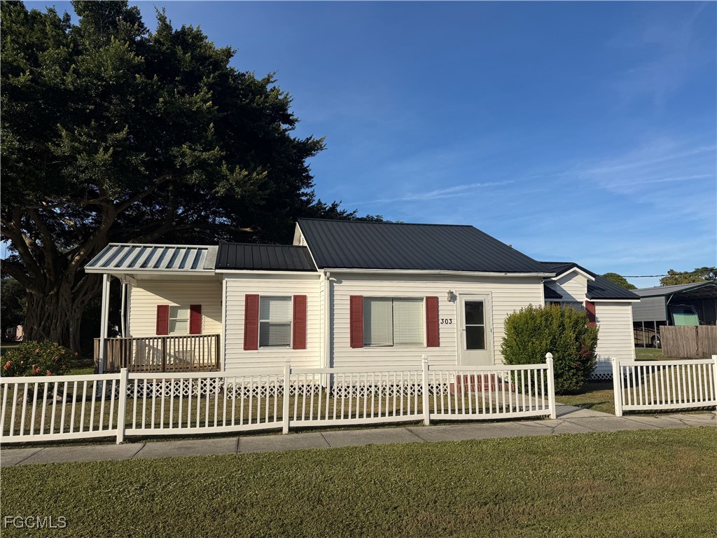 303 E Osceola Avenue Clewiston FL 33440 2025019950 image1
