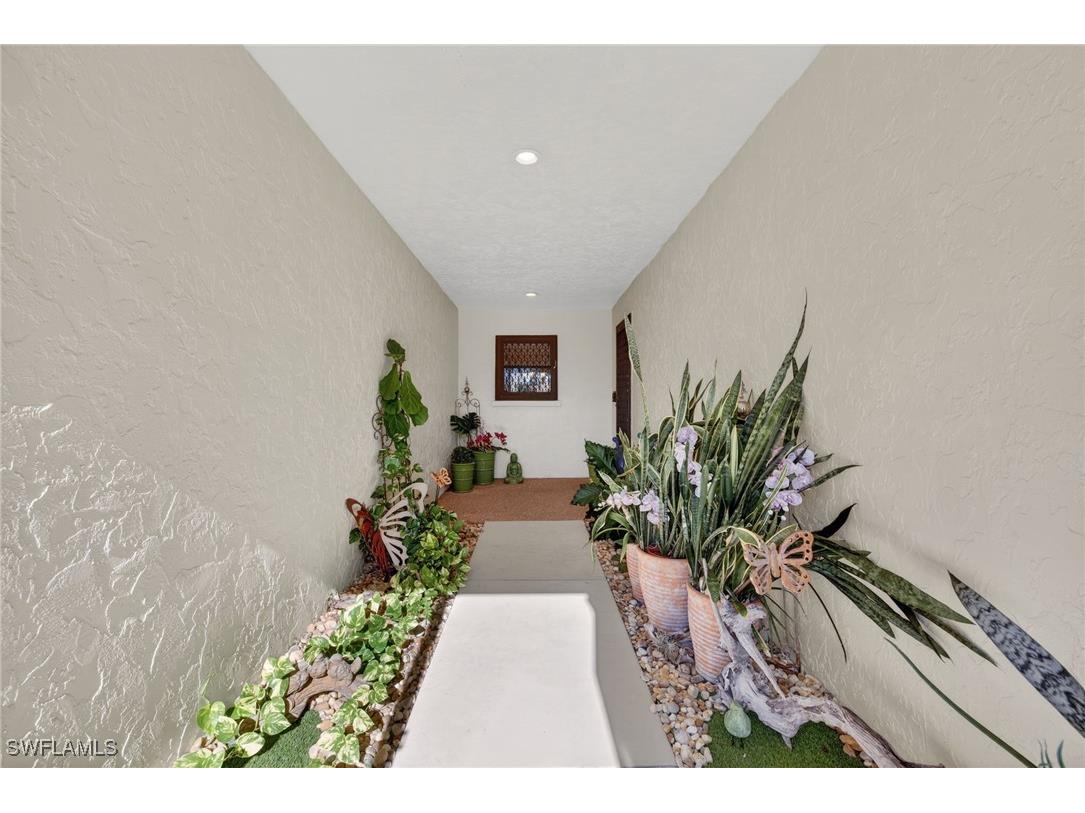 303 Reynolds Court #M16 Naples FL 34112 226004027 image4