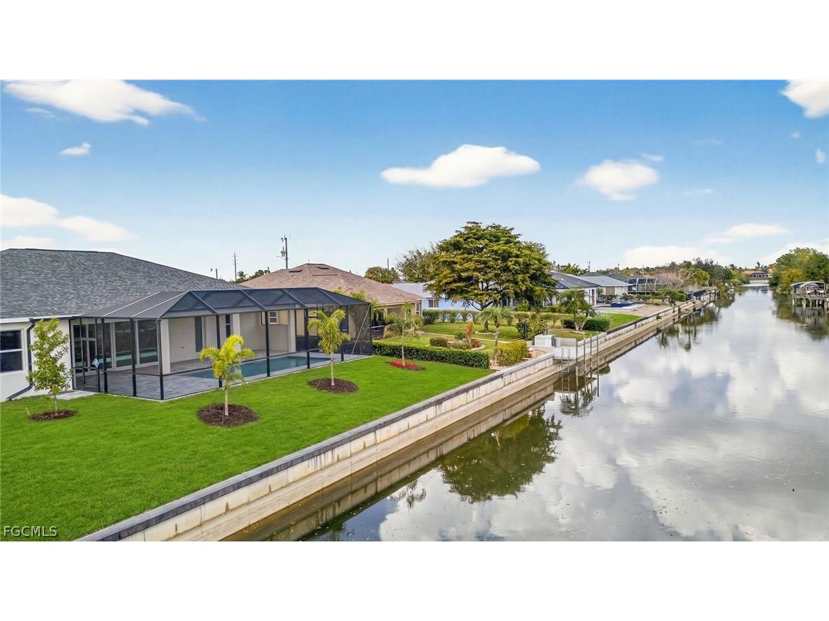 303 SE 1st Place Cape Coral FL 33990 2026011100 image1