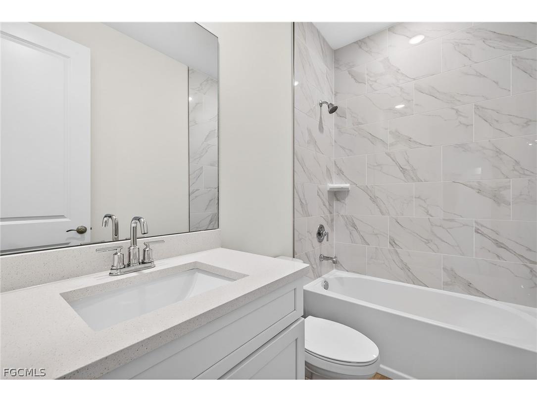 303 SE 1st Place Cape Coral FL 33990 2026011100 image17