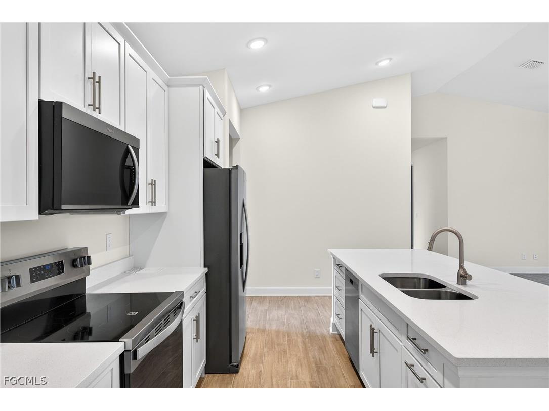 303 SE 1st Place Cape Coral FL 33990 2026011100 image23