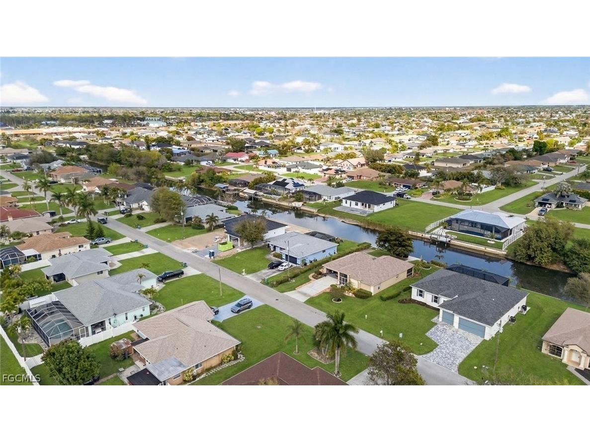 303 SE 1st Place Cape Coral FL 33990 2026011100 image33
