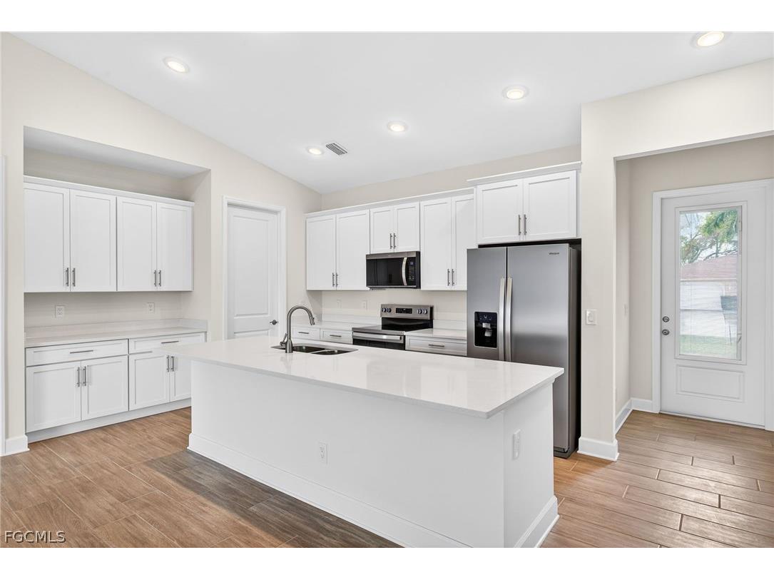 303 SE 1st Place Cape Coral FL 33990 2026011100 image8