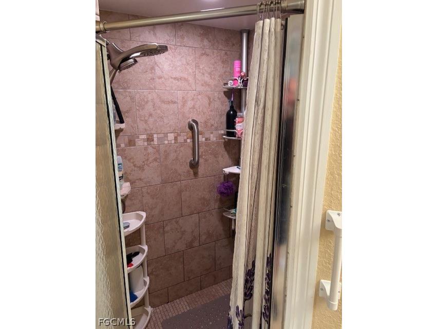 303 Wilmington Parkway Cape Coral FL 33993 2026009044 image16