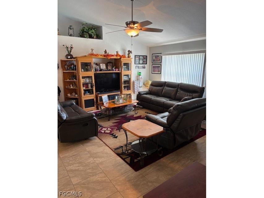303 Wilmington Parkway Cape Coral FL 33993 2026009044 image5