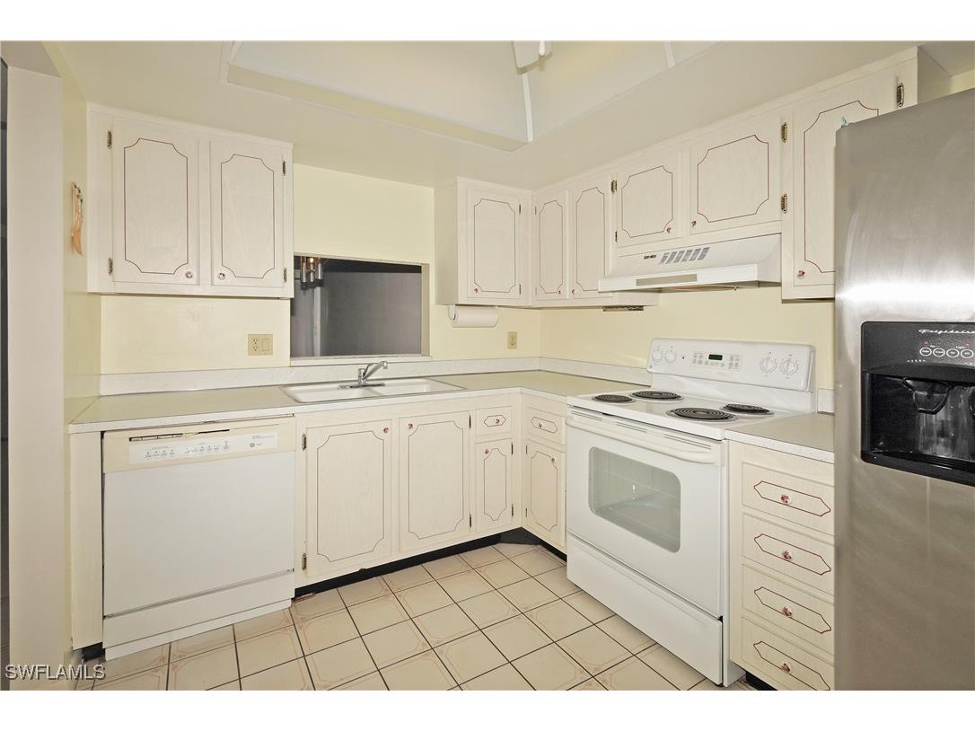 3030 Binnacle Drive #107 Naples FL 34103 225081429 image5