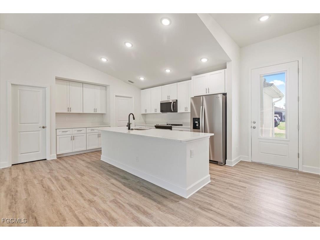 3030 SW 11th Court Cape Coral FL 33914 2025006637 image4