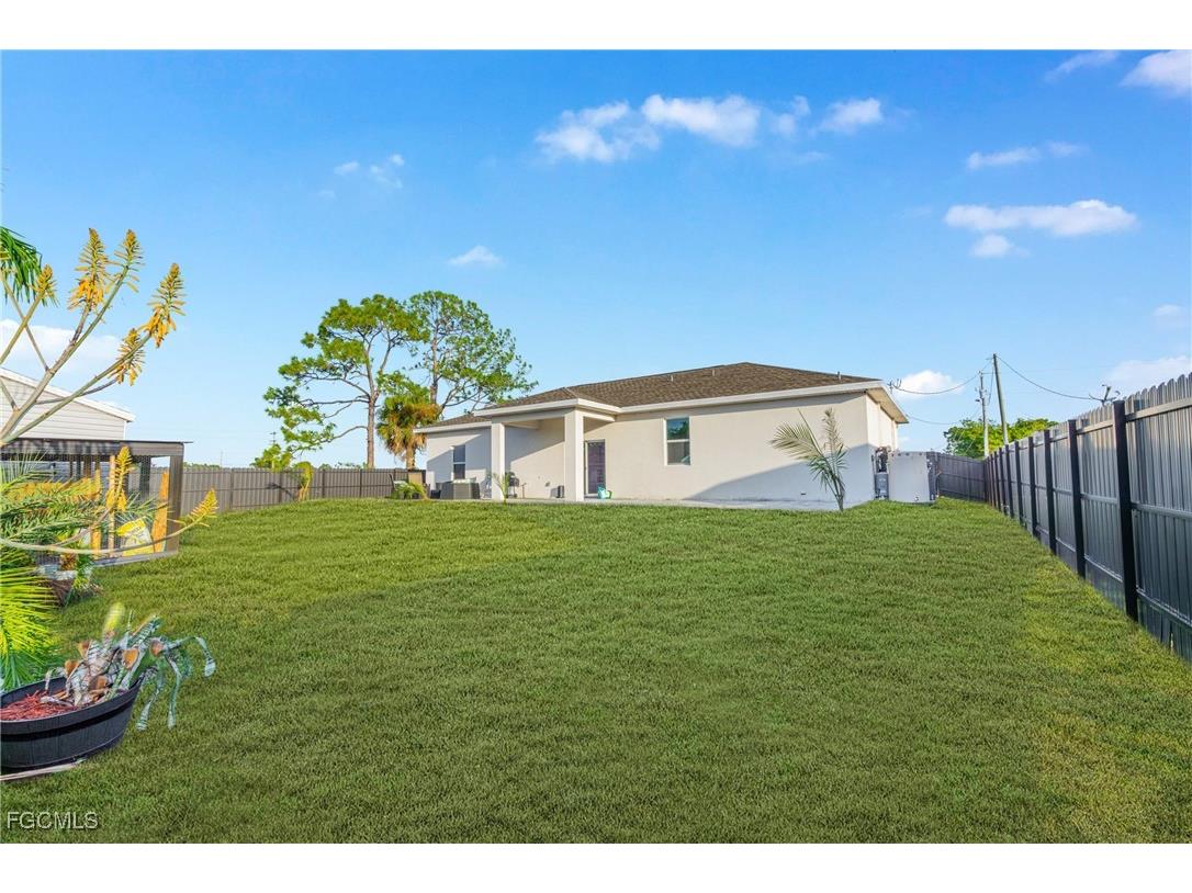 3031 37th Street SW Lehigh Acres FL 33976 2025016975 image7