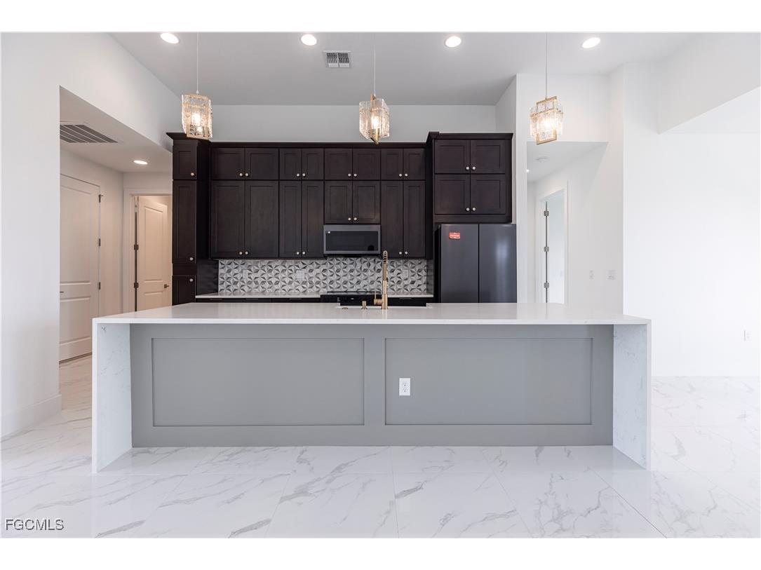 3031 NW 3rd Avenue Cape Coral FL 33993 2025011185 image3