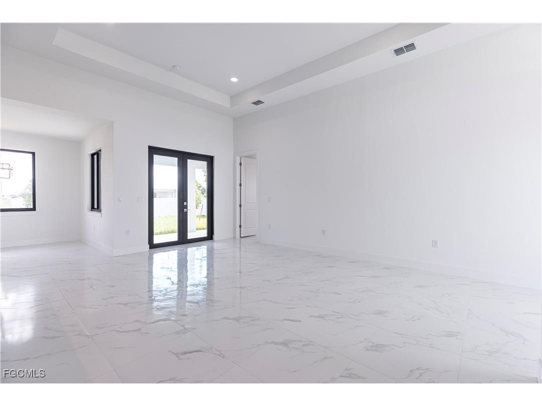 3031 NW 3rd Avenue Cape Coral FL 33993 2025011185 image5