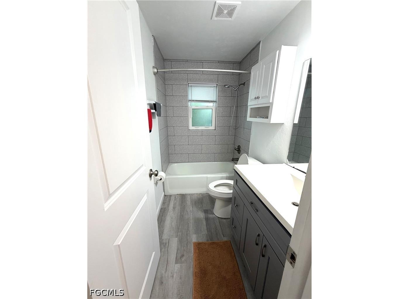 3032 SE Santa Barbara Place #2 Cape Coral FL 33904 2026022875 image8