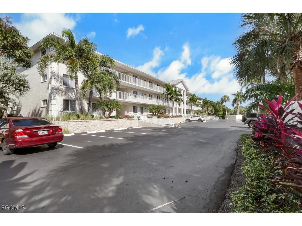 3032 Sandpiper Bay Circle #G301 Naples FL 34112 2025020494 image1