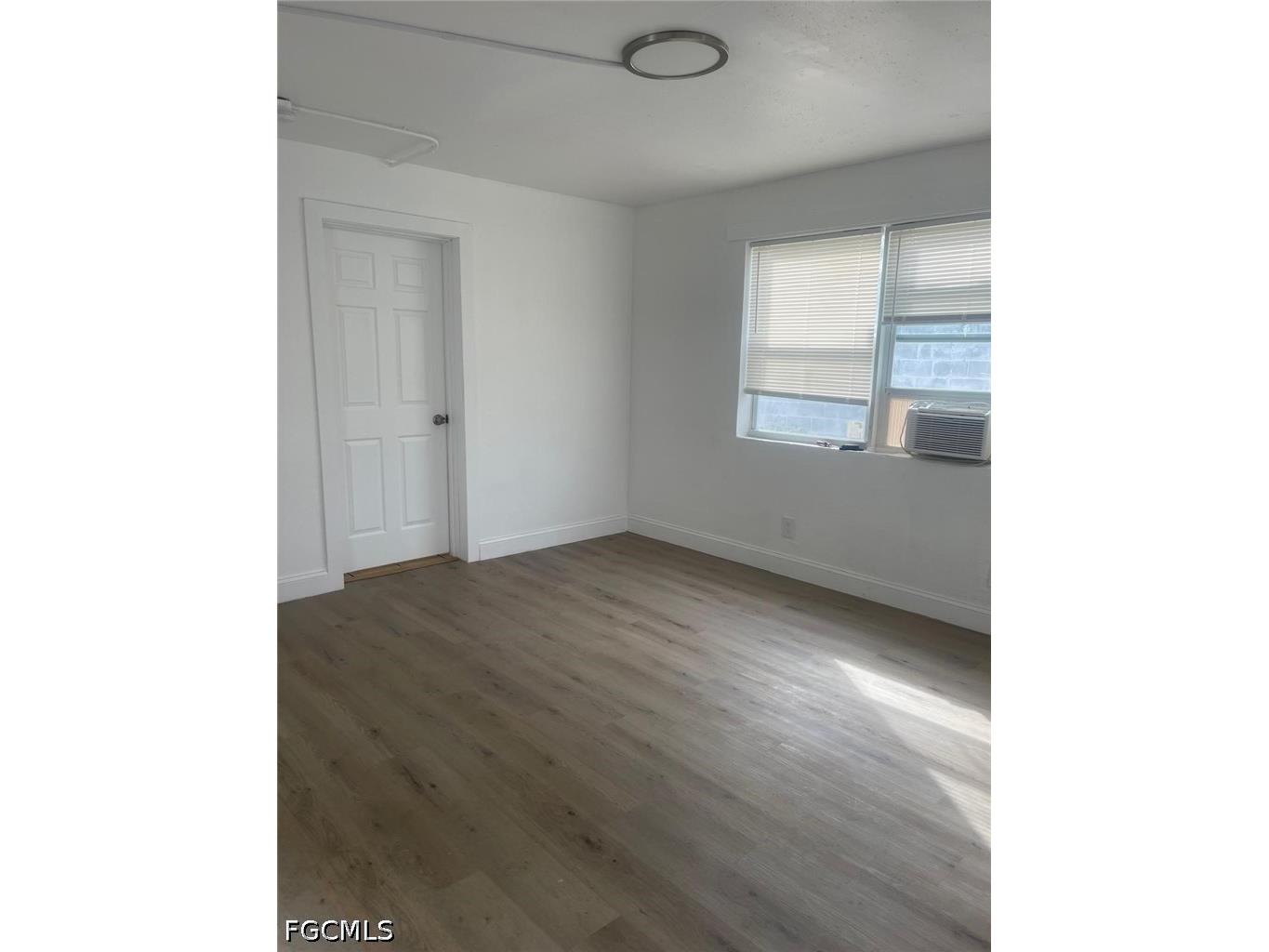 3033 2nd Street #1 Fort Myers FL 33916 2026015454 image1