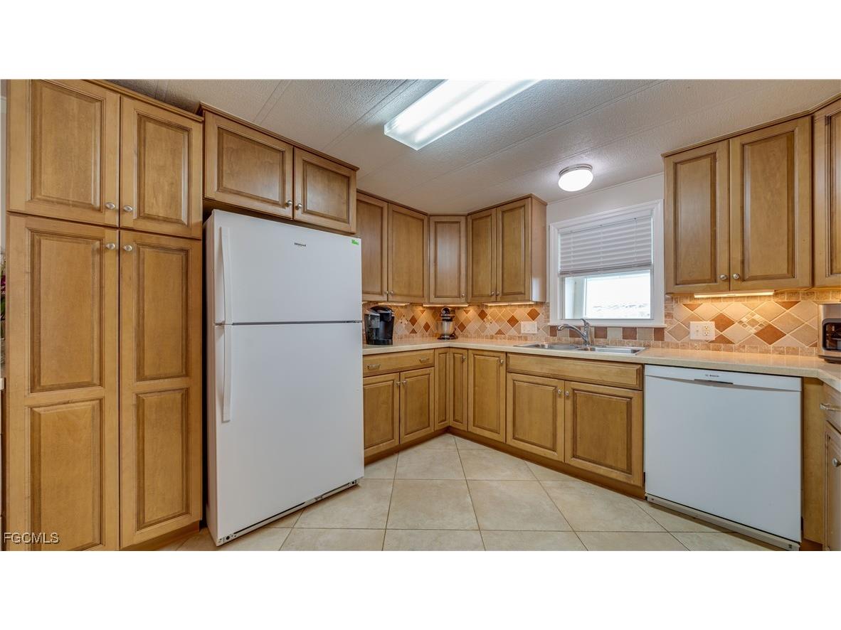 3033 Bounty Lane Saint James City FL 33956 2026001557 image15