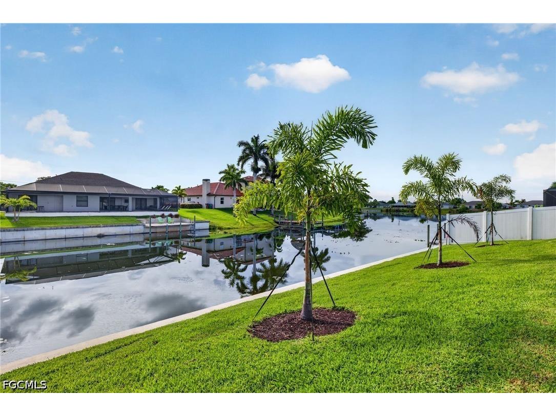 3033 SW 11th Place Cape Coral FL 33914 2026024097 image1