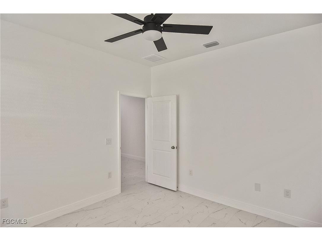 3034 Price Avenue Fort Myers FL 33916 2026000613 image25