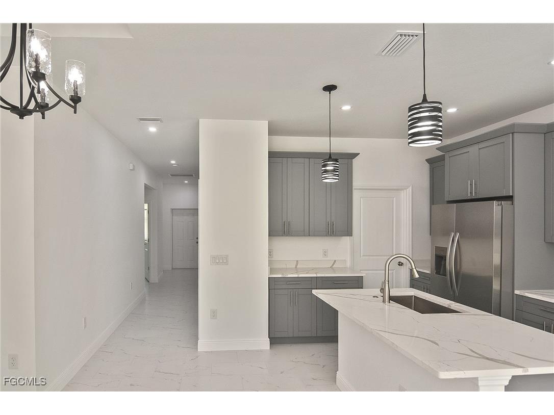 3034 Price Avenue Fort Myers FL 33916 2026000613 image3