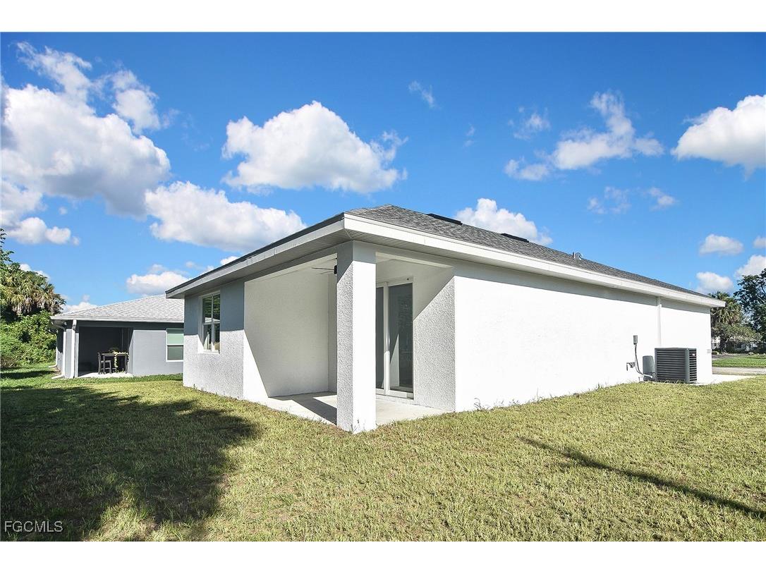 3034 Price Avenue Fort Myers FL 33916 2026000613 image32