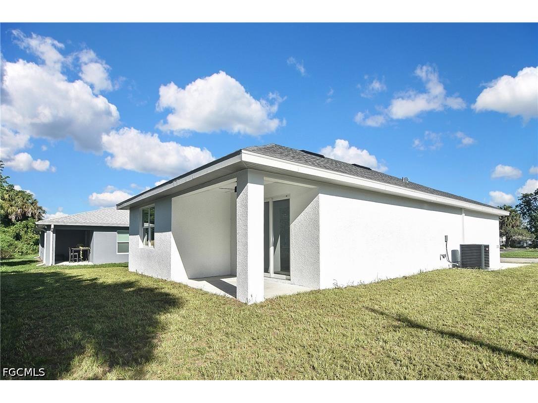 3034 Price Avenue Fort Myers FL 33916 2026026497 image32