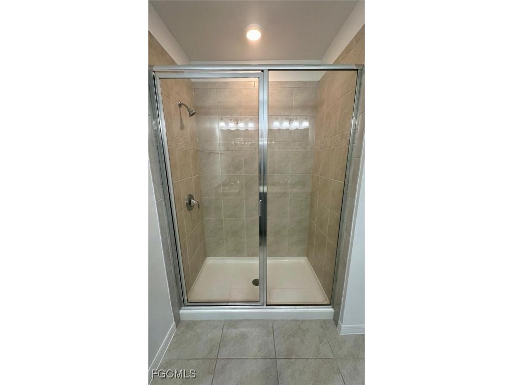 3034 Royal Gardens Avenue Fort Myers FL 33916 2025022963 image14