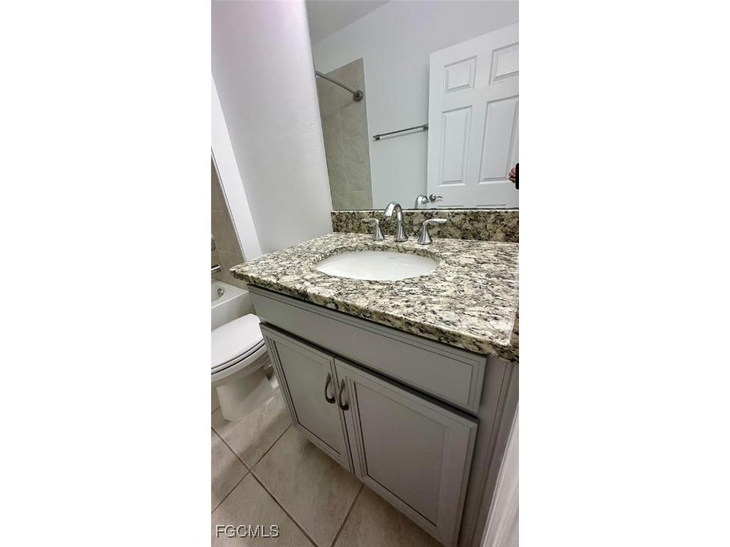 3034 Royal Gardens Avenue Fort Myers FL 33916 2025022963 image17