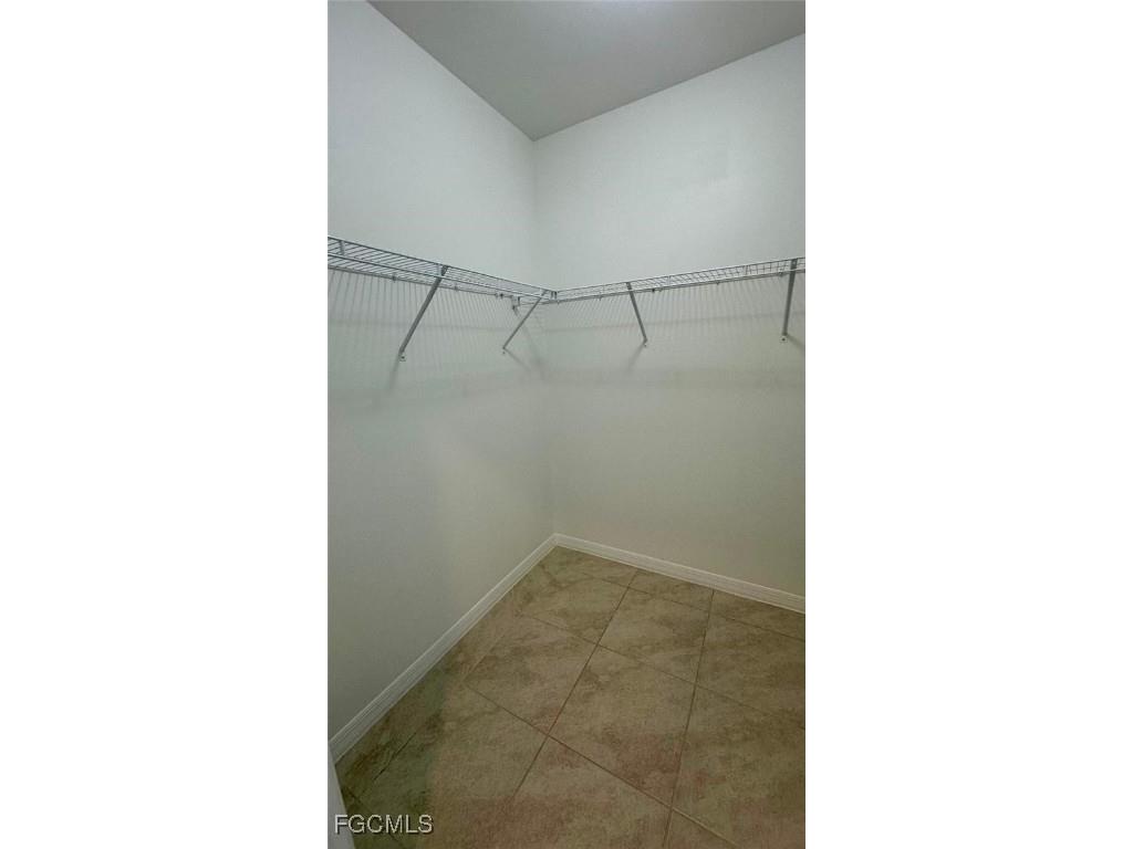 3034 Royal Gardens Avenue Fort Myers FL 33916 2025022963 image21