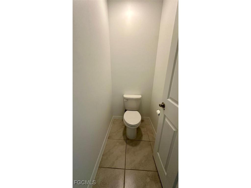 3034 Royal Gardens Avenue Fort Myers FL 33916 2025022963 image23