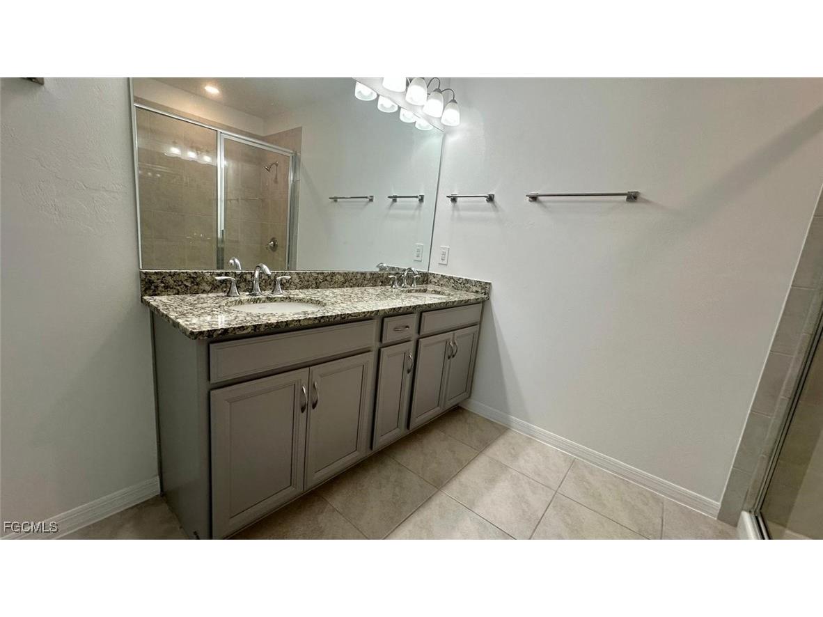 3034 Royal Gardens Avenue Fort Myers FL 33916 2025022963 image25