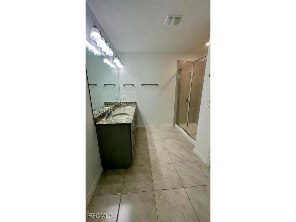 3034 Royal Gardens Avenue Fort Myers FL 33916 2025022963 image26