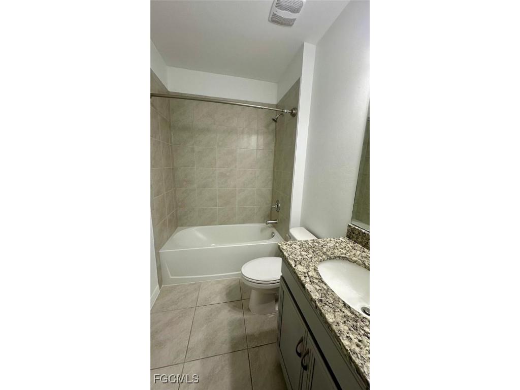 3034 Royal Gardens Avenue Fort Myers FL 33916 2025022963 image28