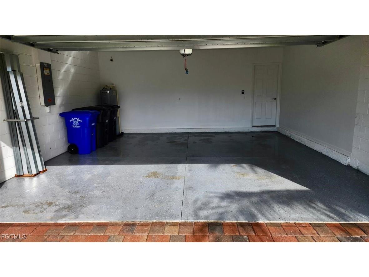 3034 Royal Gardens Avenue Fort Myers FL 33916 2025022963 image34