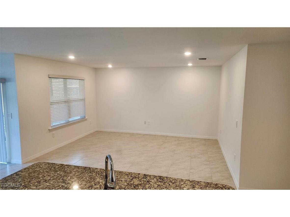 3034 Royal Gardens Avenue Fort Myers FL 33916 2025022963 image7