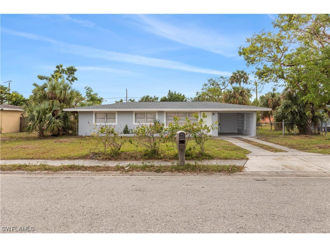 3036 Market Street Fort Myers FL 33916 223014149 image1