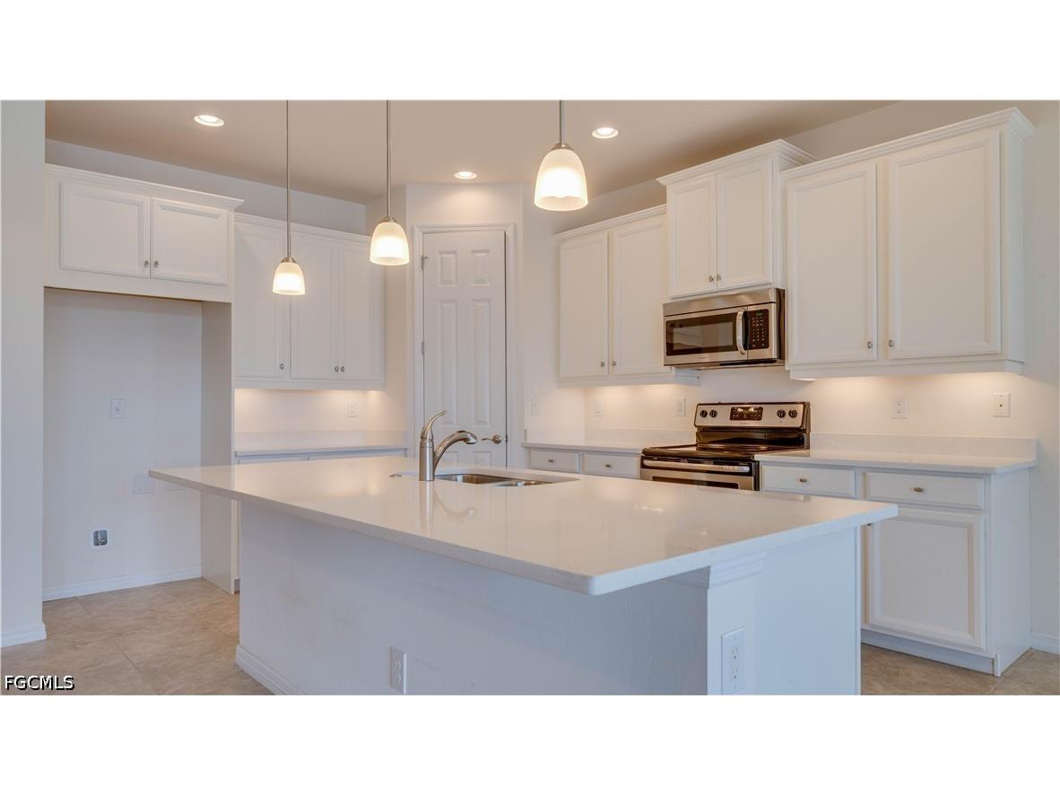 3036 Sunset Pointe Circle Cape Coral FL 33914 2026024936 image24