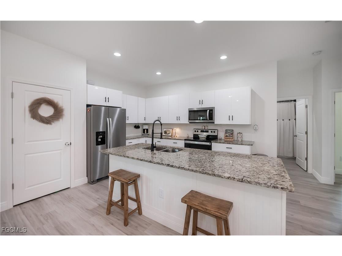 3037 Harvard Circle Labelle FL 33935 2025008470 image11