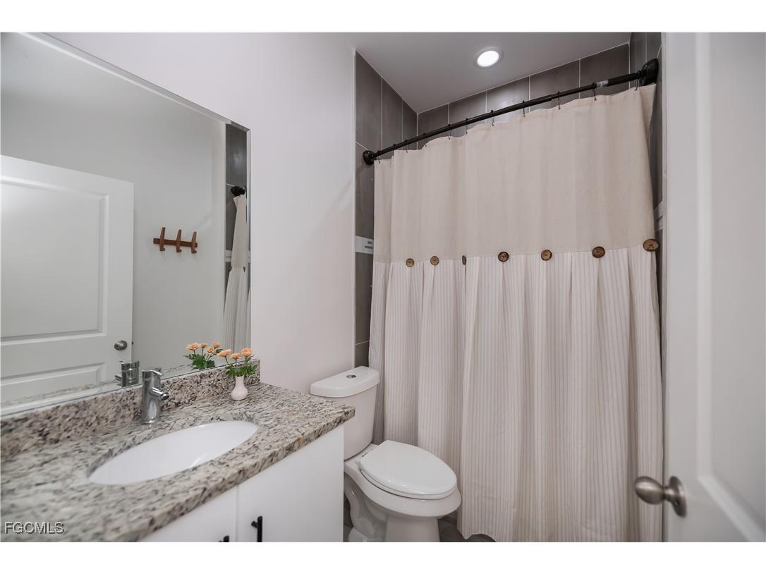 3037 Harvard Circle Labelle FL 33935 2025008470 image22