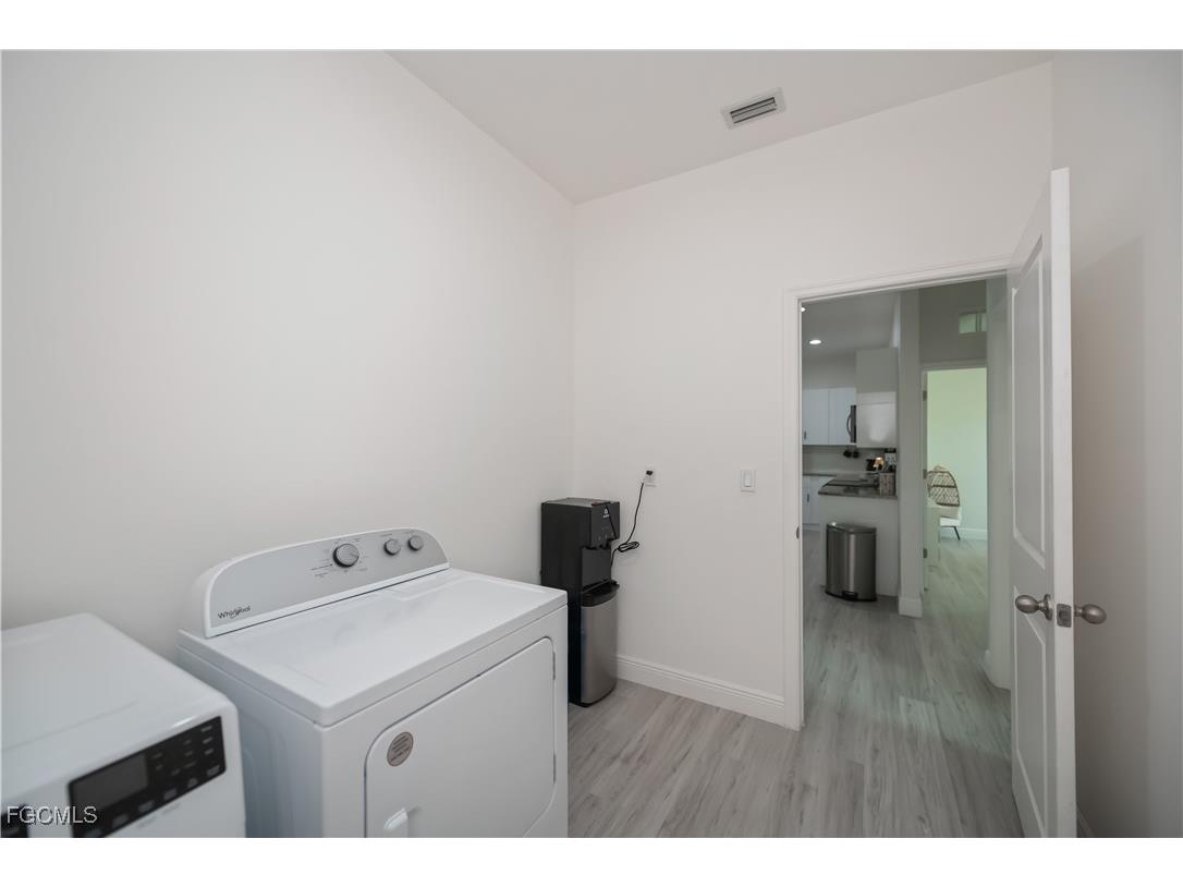 3037 Harvard Circle Labelle FL 33935 2025008470 image27