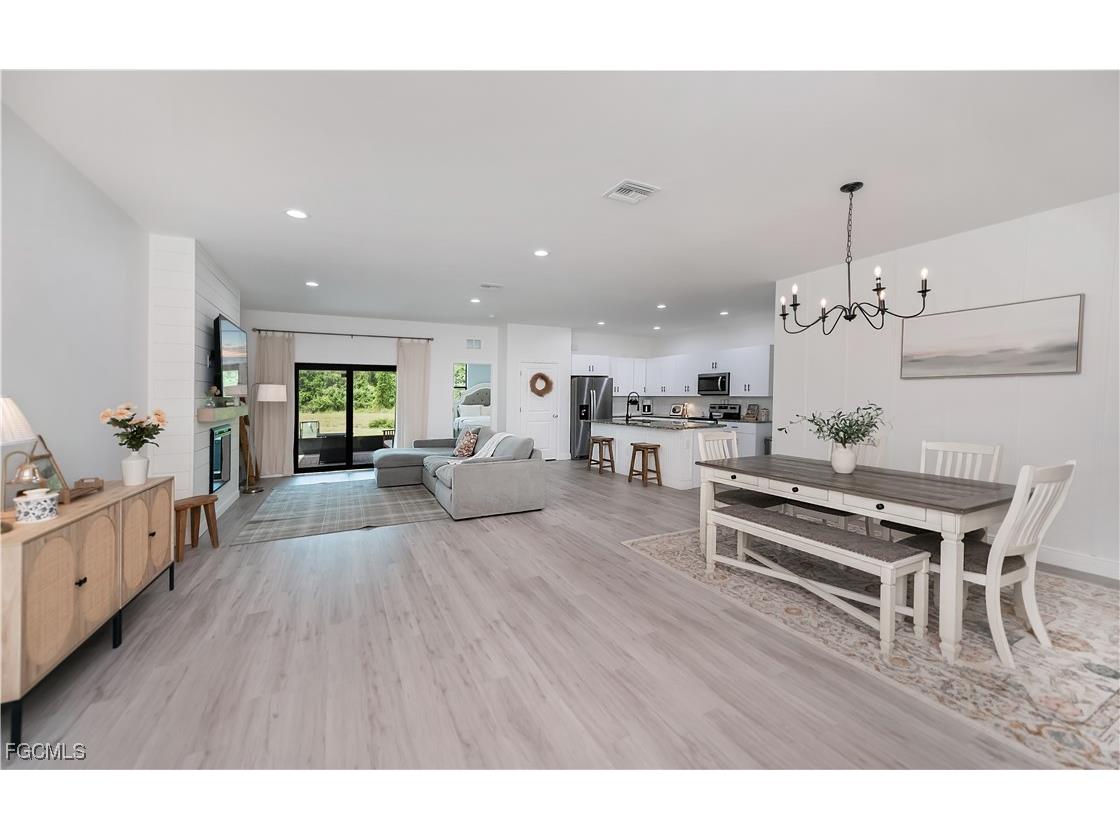 3037 Harvard Circle Labelle FL 33935 2025008470 image3