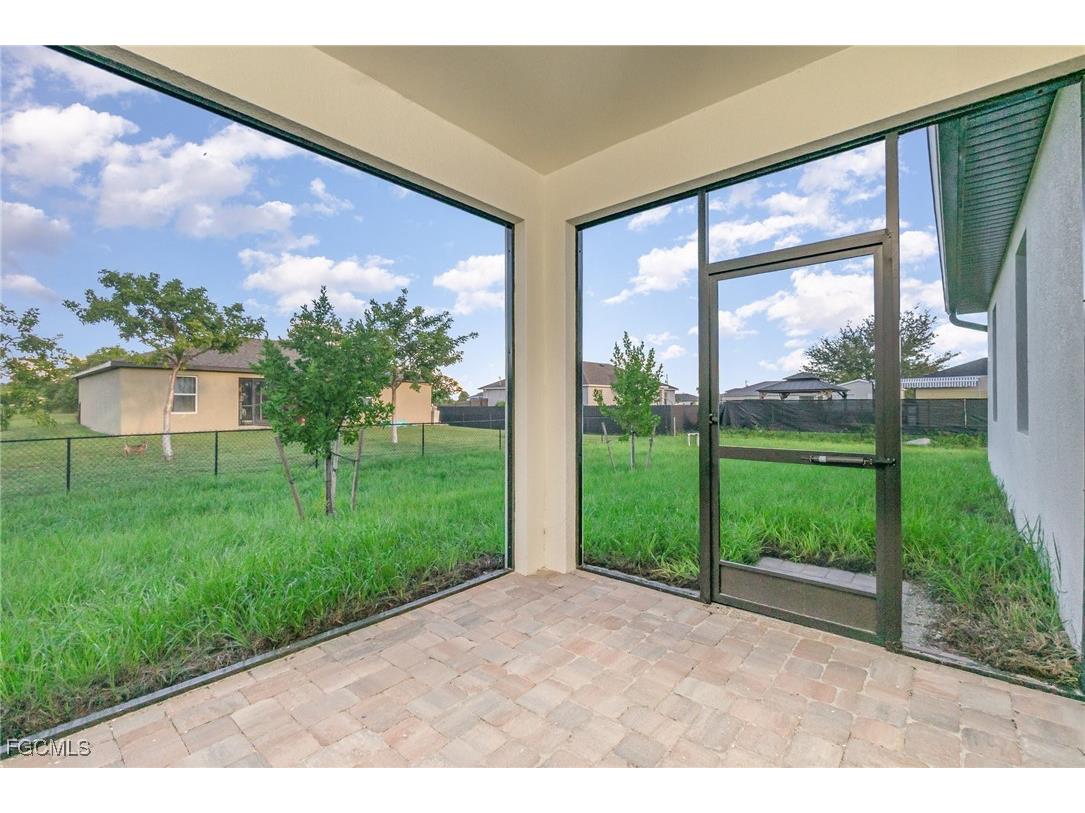 3039 NW 2nd Place Cape Coral FL 33993 2025025012 image17
