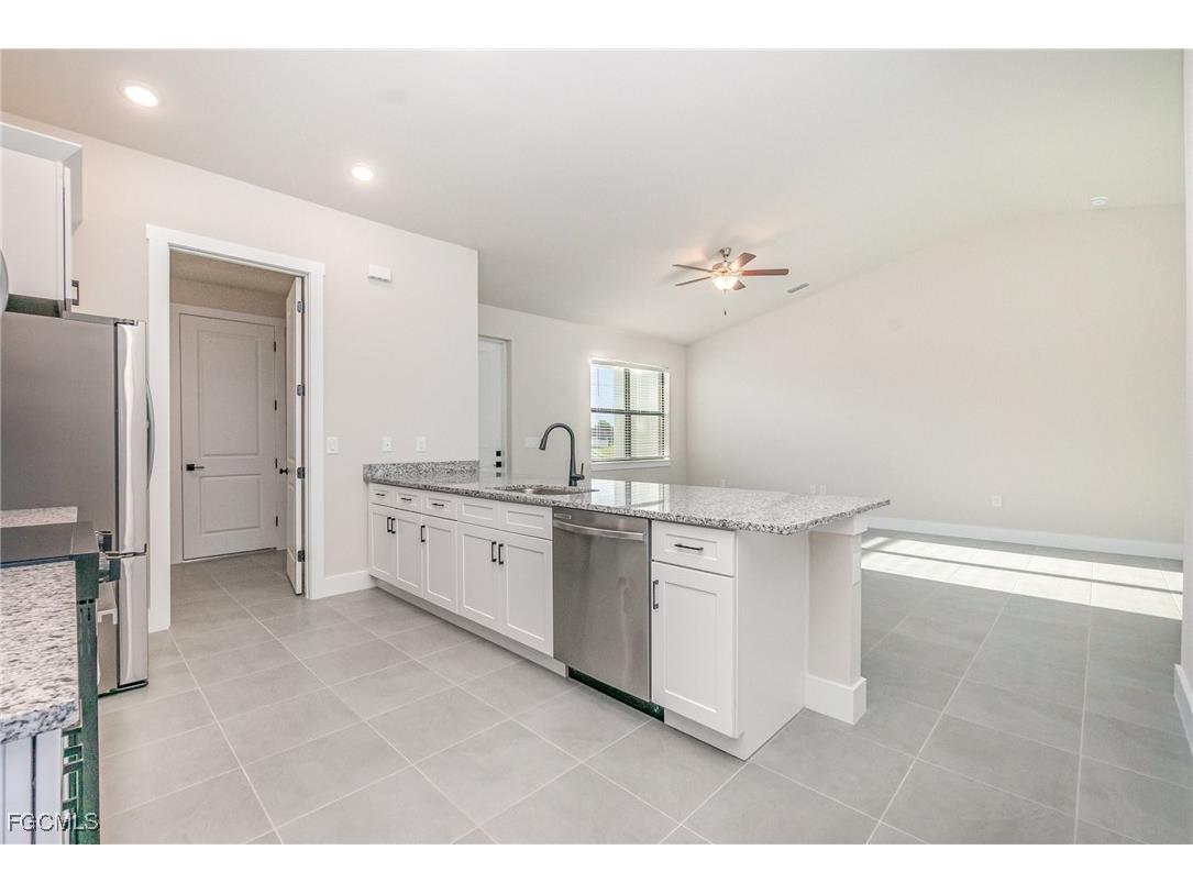 3039 NW 2nd Place Cape Coral FL 33993 2025025012 image4