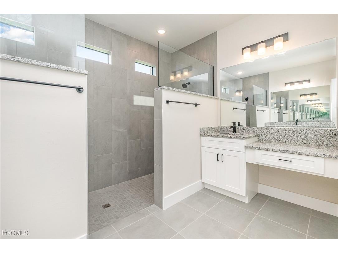 3039 NW 2nd Place Cape Coral FL 33993 2025025012 image9