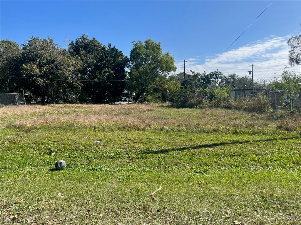 304 13th Street SE Immokalee FL 34142 223007978 image1