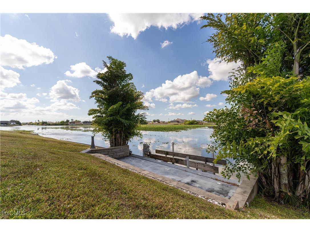 304 NW 12th Lane Cape Coral FL 33993 2025021942 image3