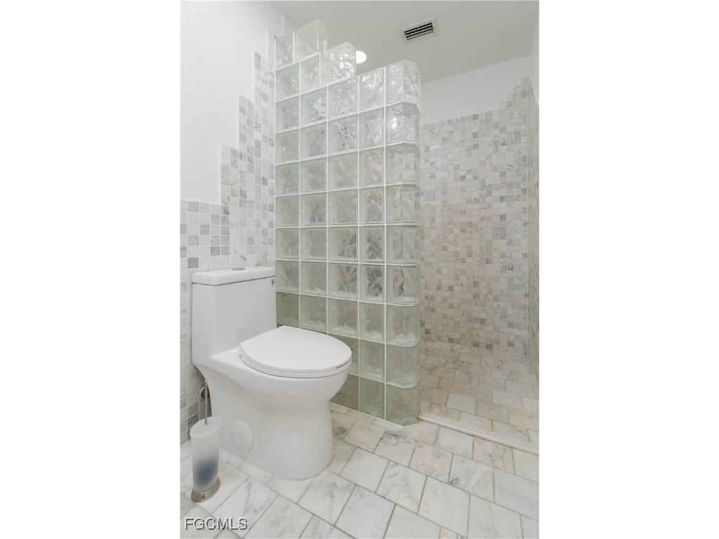 304 NW 12th Lane Cape Coral FL 33993 2025021942 image6