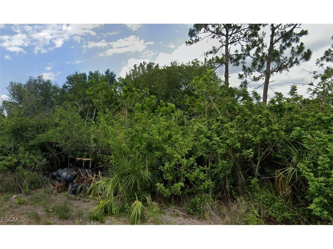 304 Pinehurst Avenue Lehigh Acres FL 33974 2025024568 image1