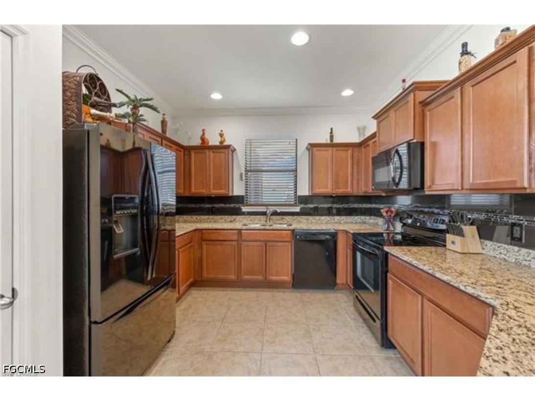 304 SW Trafalgar Parkway Cape Coral FL 33991 2026015682 image10