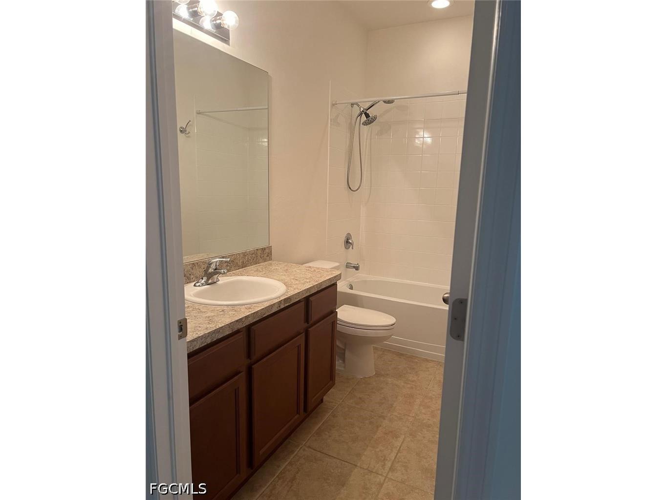 304 SW Trafalgar Parkway Cape Coral FL 33991 2026015682 image21