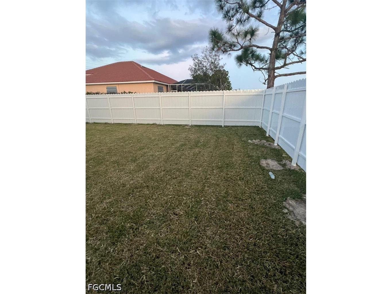 304 SW Trafalgar Parkway Cape Coral FL 33991 2026015682 image33
